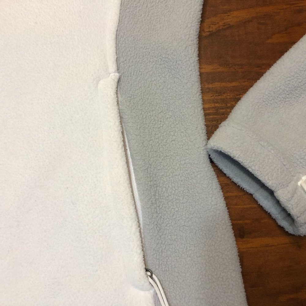 North Face Women's Fleece Jacket - Full Zip, White & Gray - Picture 8 of 11